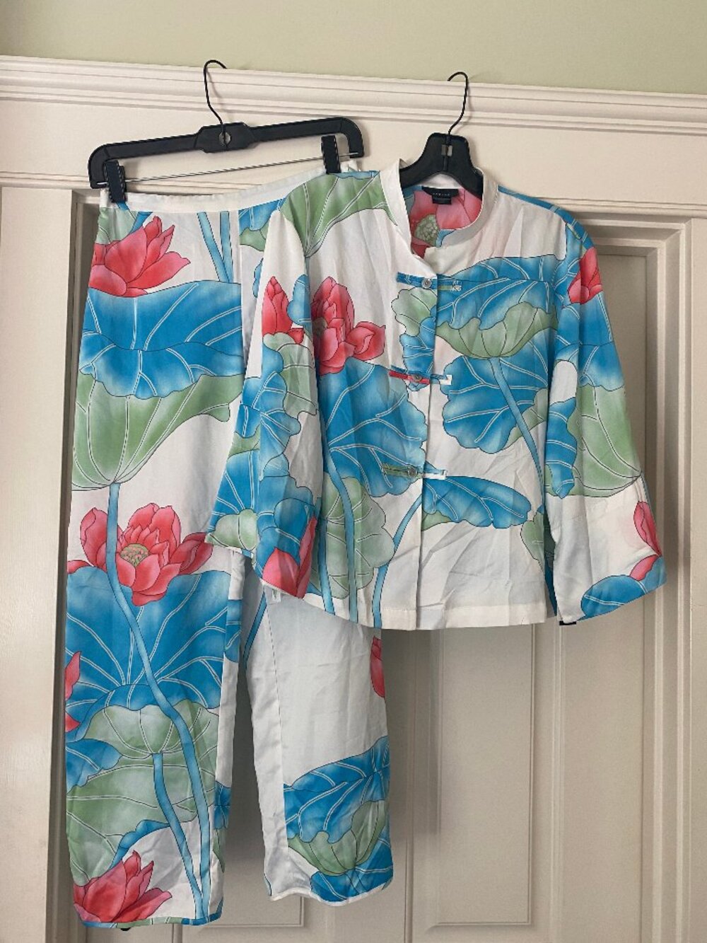 Natori Women's Pajama Set Blue Pink Green White Lotus Print